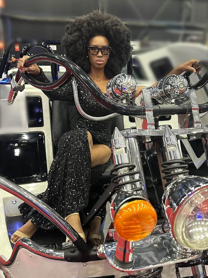 Estilo afro com acessórios